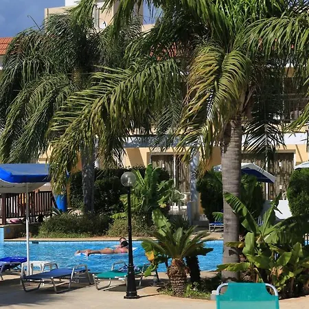 Sun Palace Protaras Waterpark Resort 3*