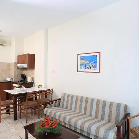 Hotel apartamentowy Jacaranda