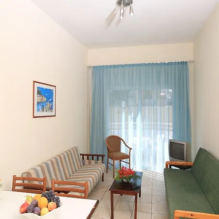 Jacaranda Hotel apartamentowy Protaras