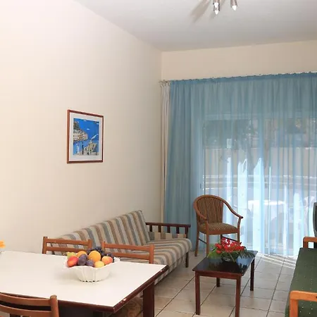 Hotel apartamentowy Jacaranda